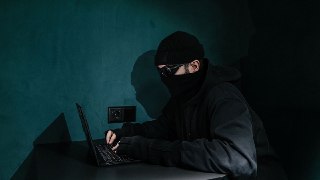 Телефонные мошенники обманули 62-летнего пенсионера на 5 миллионов